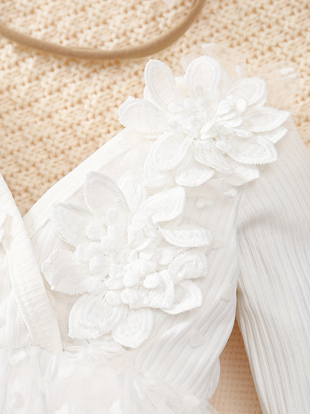 Baby Girls' White Floral Skirted Bodysuit and Bow Headband Set with Long Sleeves and Heart Pattern Tulle