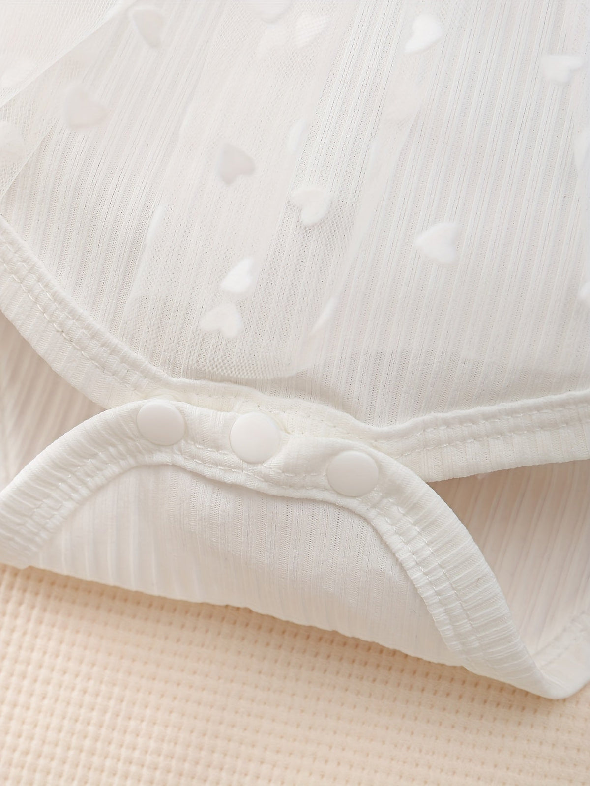 Baby Girls' White Floral Skirted Bodysuit and Bow Headband Set with Long Sleeves and Heart Pattern Tulle