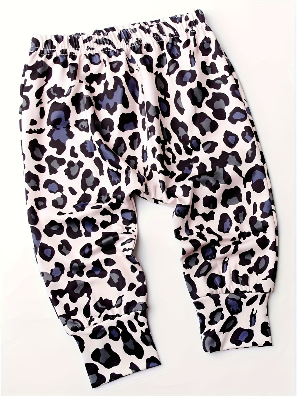Baby Girls' Three-Piece Outfit Set with a Pink Slogan Top and Leopard Print Pants for Casual Daywear